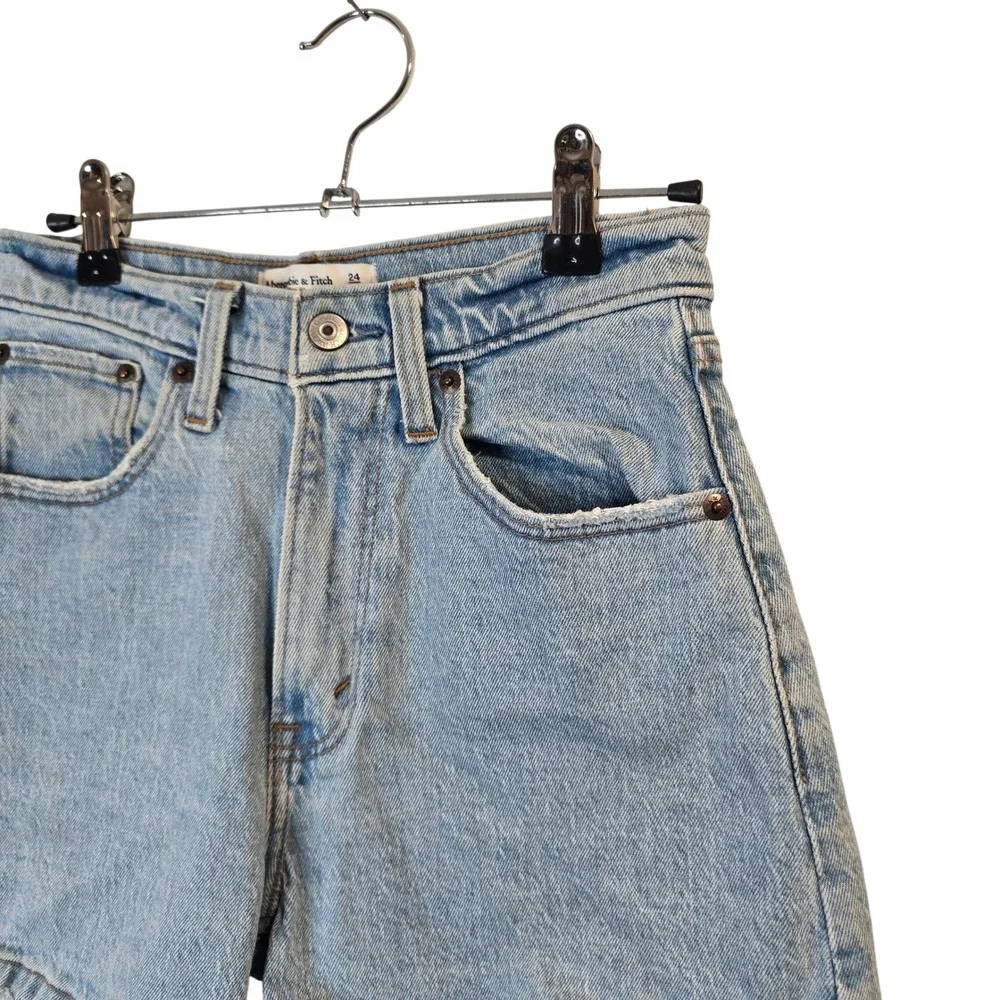 Abercrombie & Fitch Mom Shorts Womens 24 Light Blue Curve Love High Rise Denim